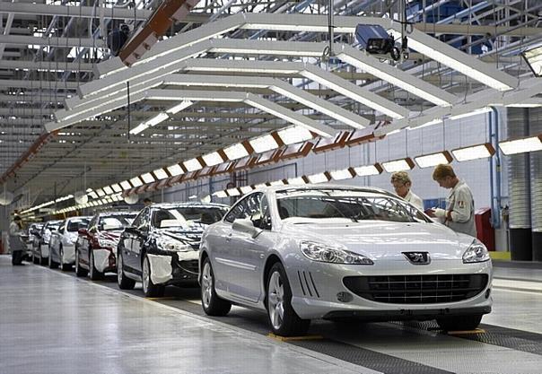 Produktion des Peugeot 407 Coupé. Foto: Peugeot